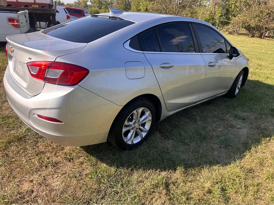 2019 Chevrolet Cruze - Image 4 of 13