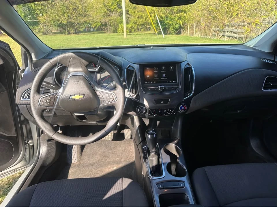 2019 Chevrolet Cruze - Image 9 of 13