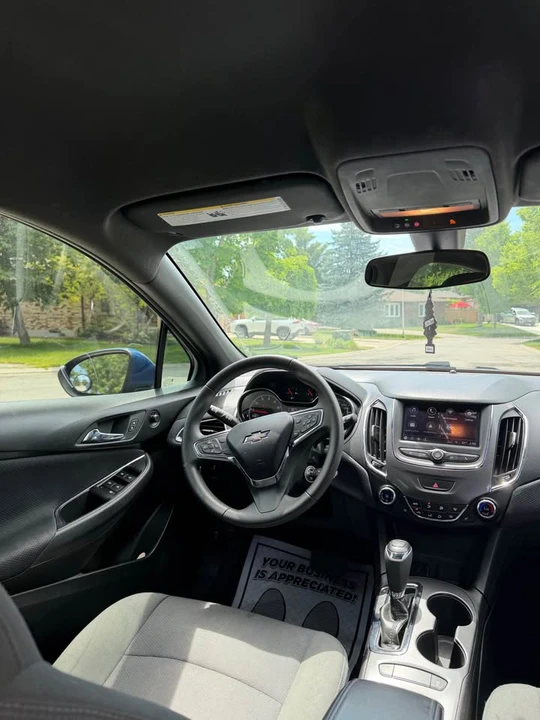 2019 Chevrolet Cruze - Image 11 of 15