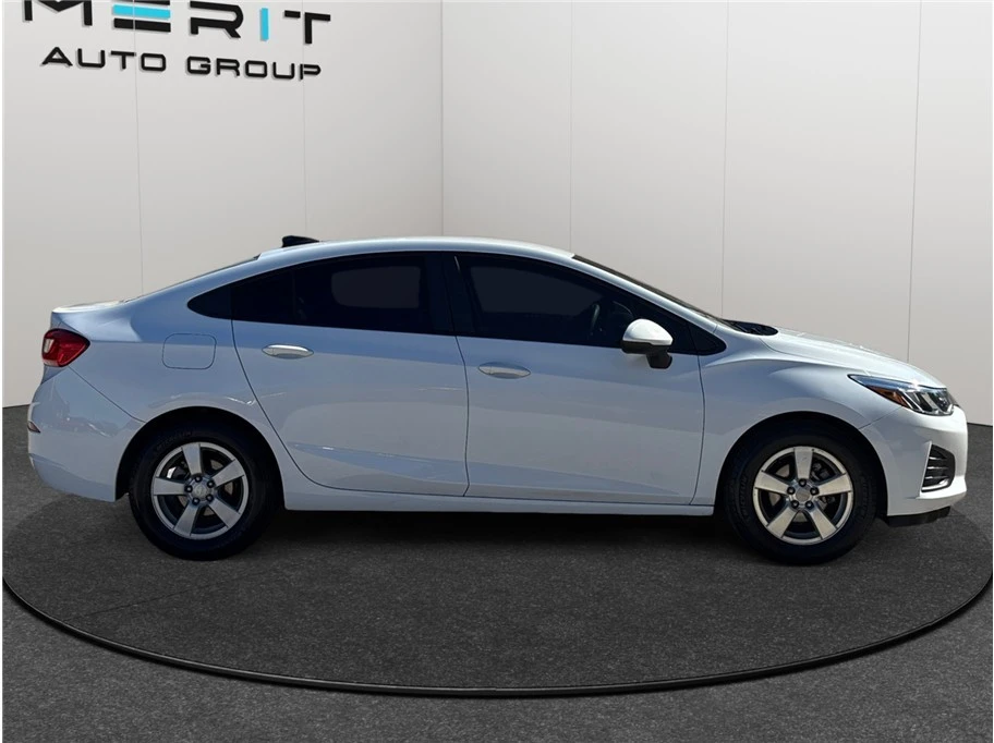 2019 Chevrolet Cruze - Image 10 of 21