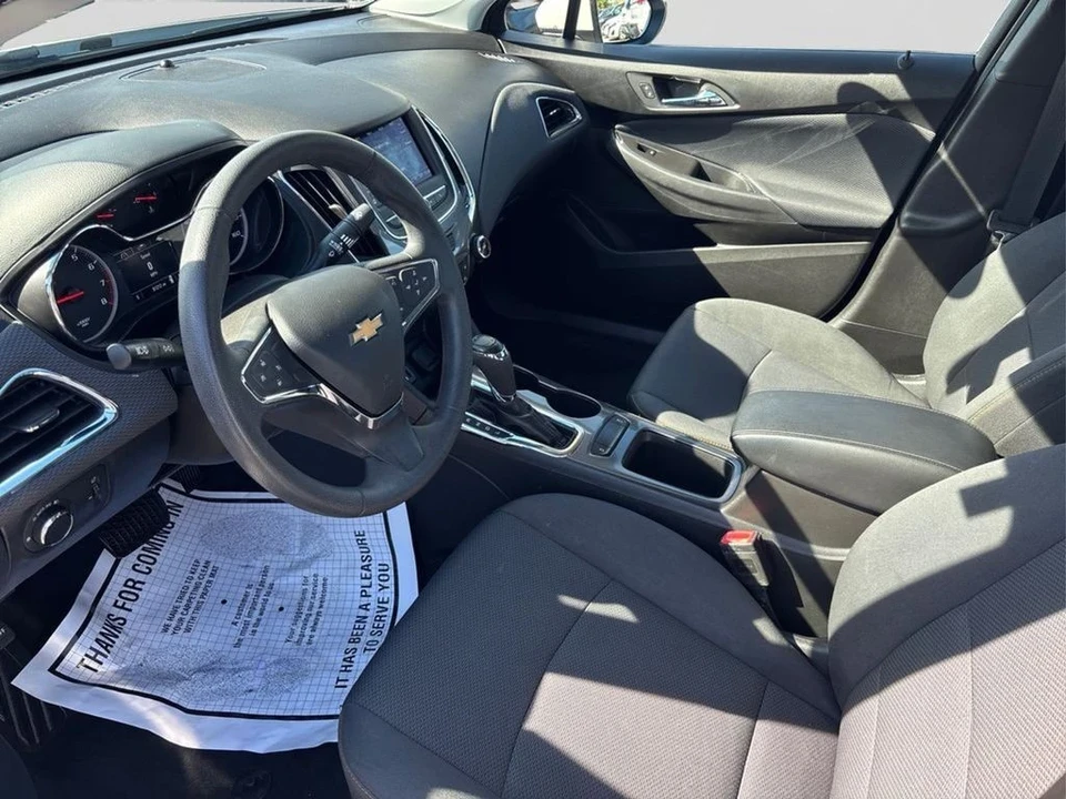 2019 Chevrolet Cruze - Image 9 of 12
