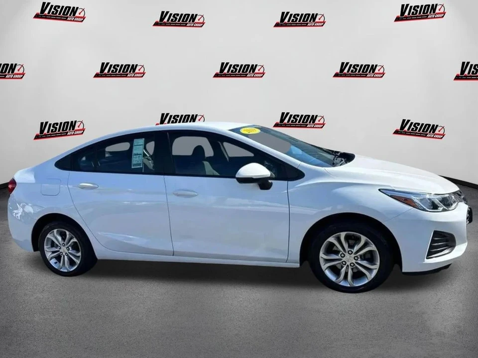 2019 Chevrolet Cruze - Image 4 of 12