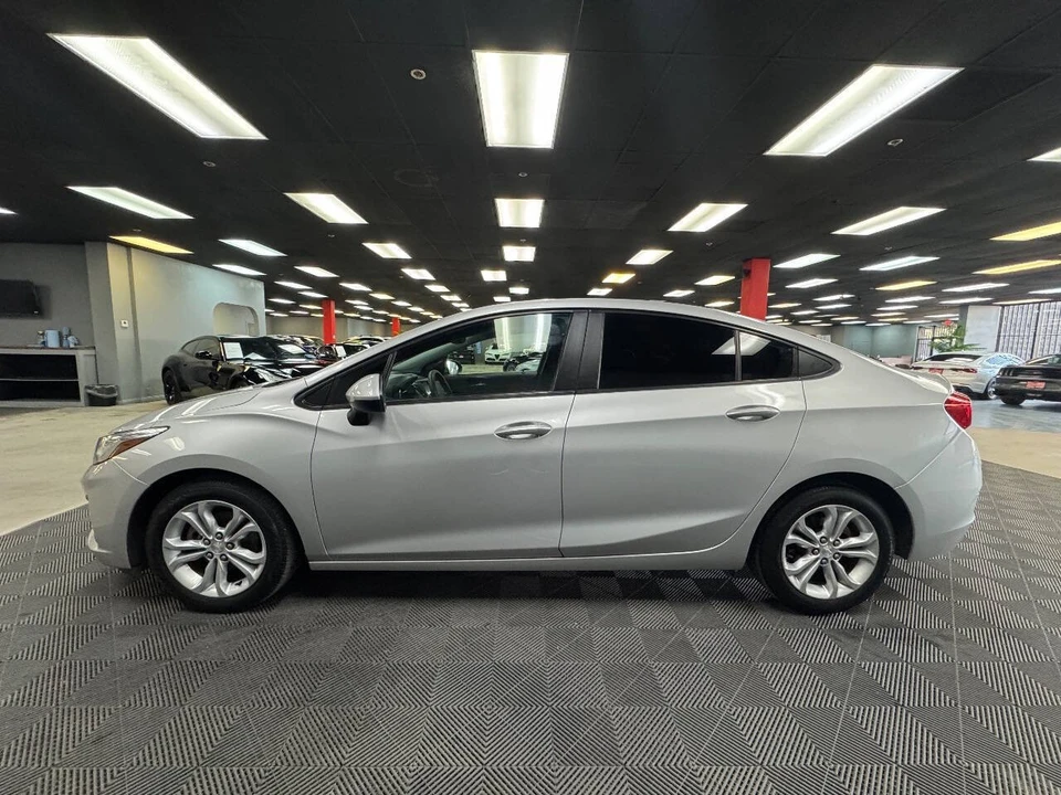 2019 Chevrolet Cruze - Image 8 of 12