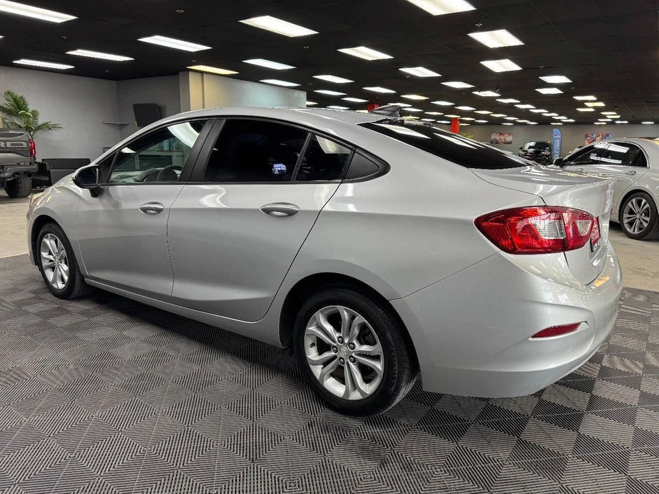 2019 Chevrolet Cruze - Image 10 of 12