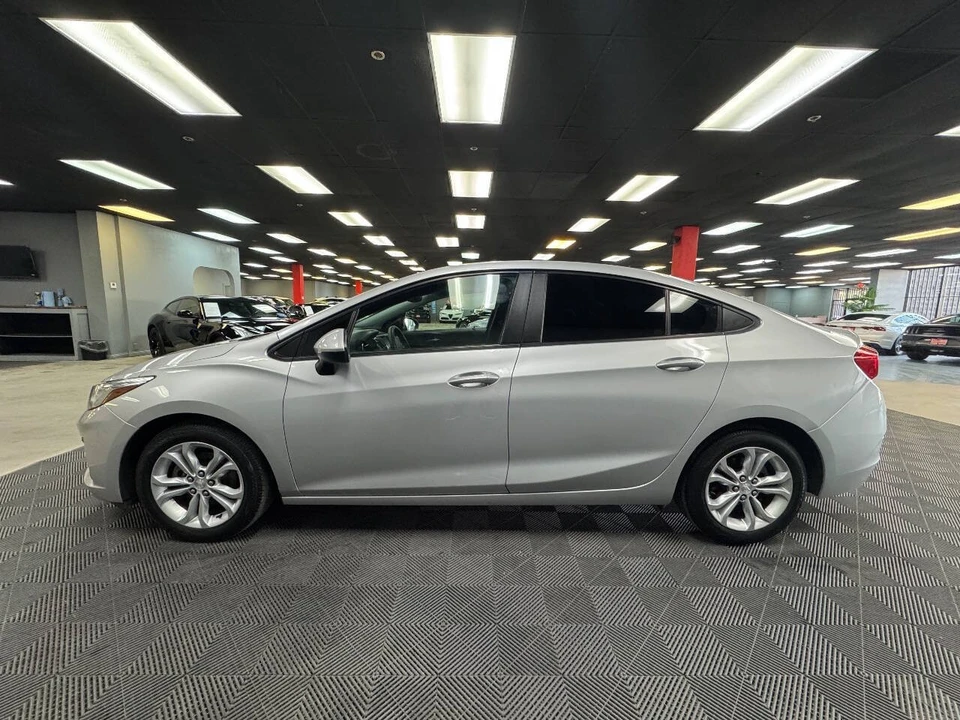 2019 Chevrolet Cruze - Image 9 of 12