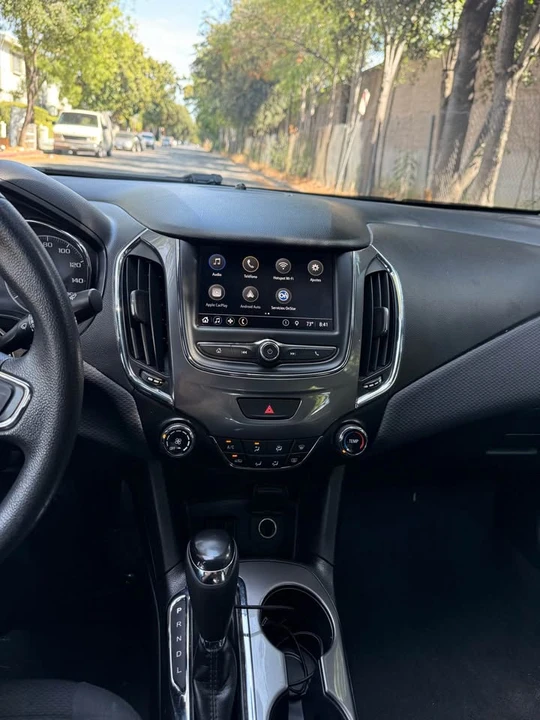 2019 Chevrolet Cruze - Image 11 of 12