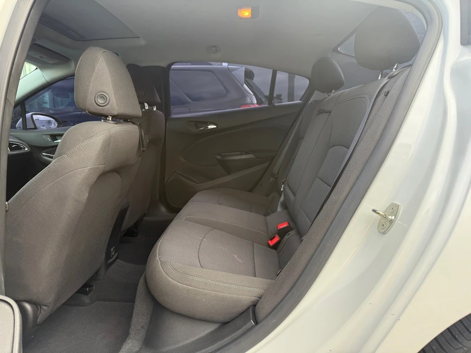 2019 Chevrolet Cruze - Image 20 of 21