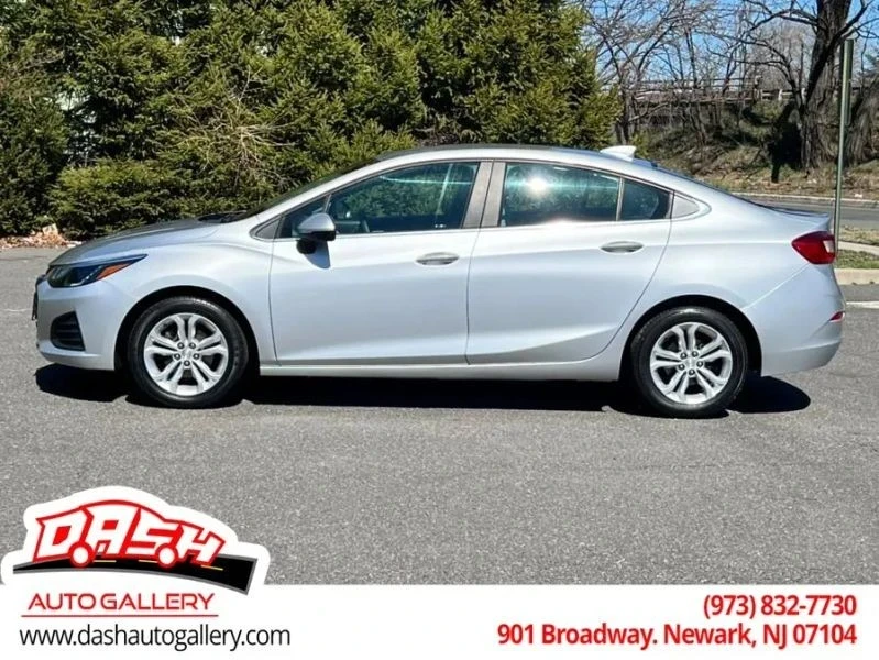2019 Chevrolet Cruze - Image 4 of 12