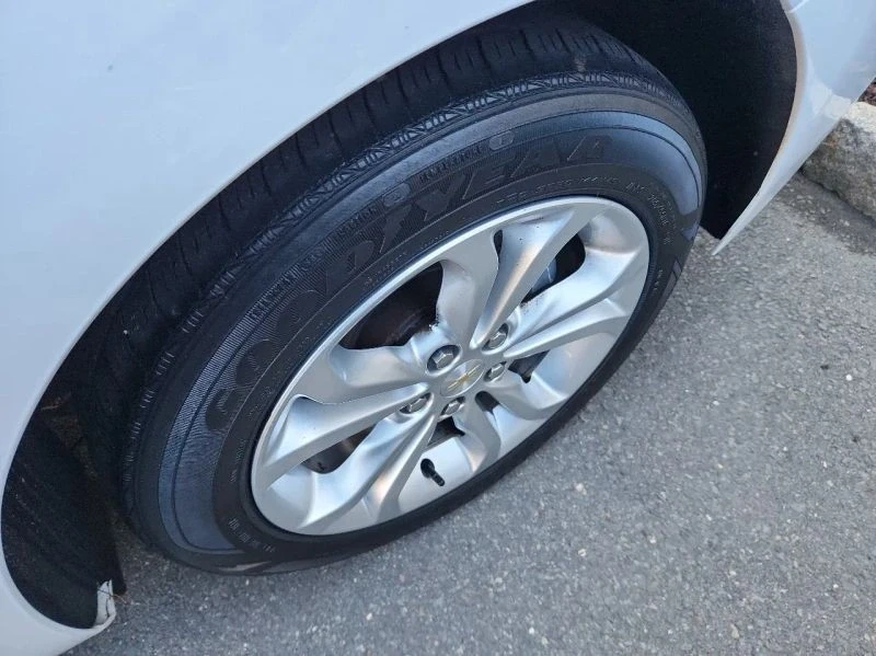 2019 Chevrolet Cruze - Image 11 of 12