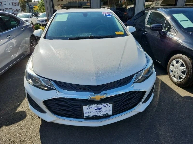 2019 Chevrolet Cruze - Image 2 of 12