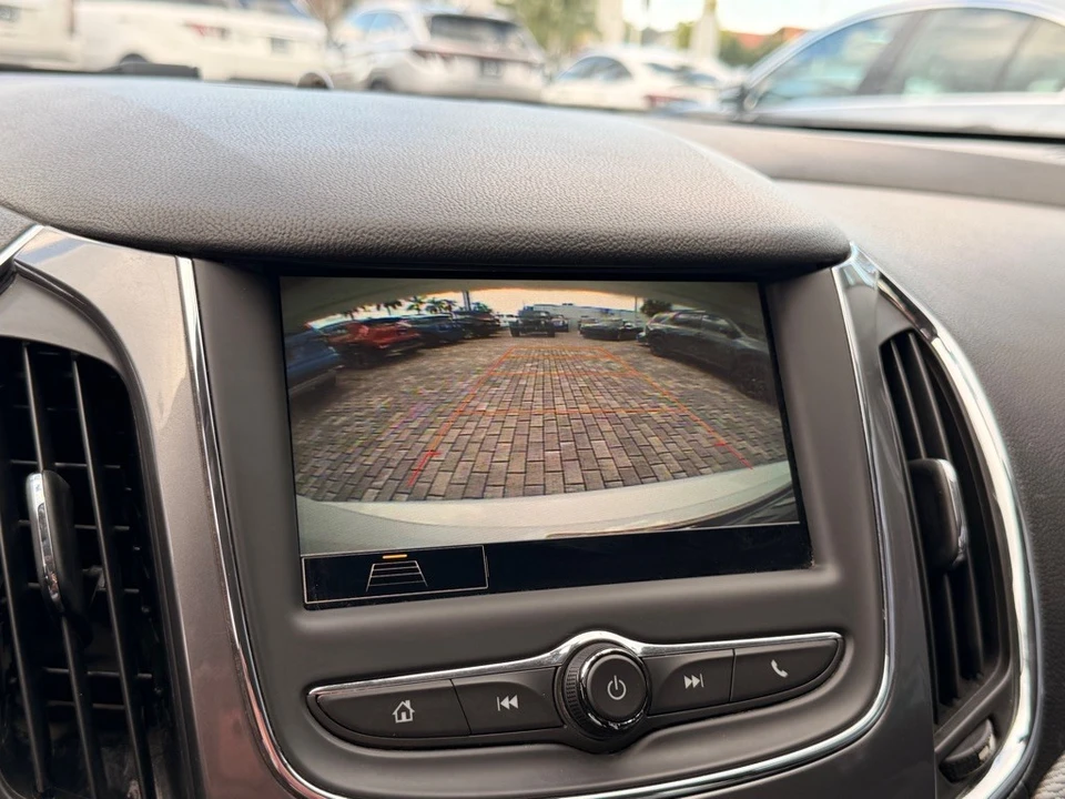 2019 Chevrolet Cruze - Image 17 of 21