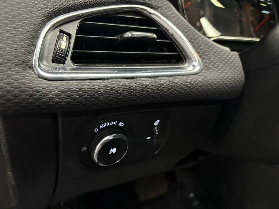2019 Chevrolet Cruze - Image 12 of 12
