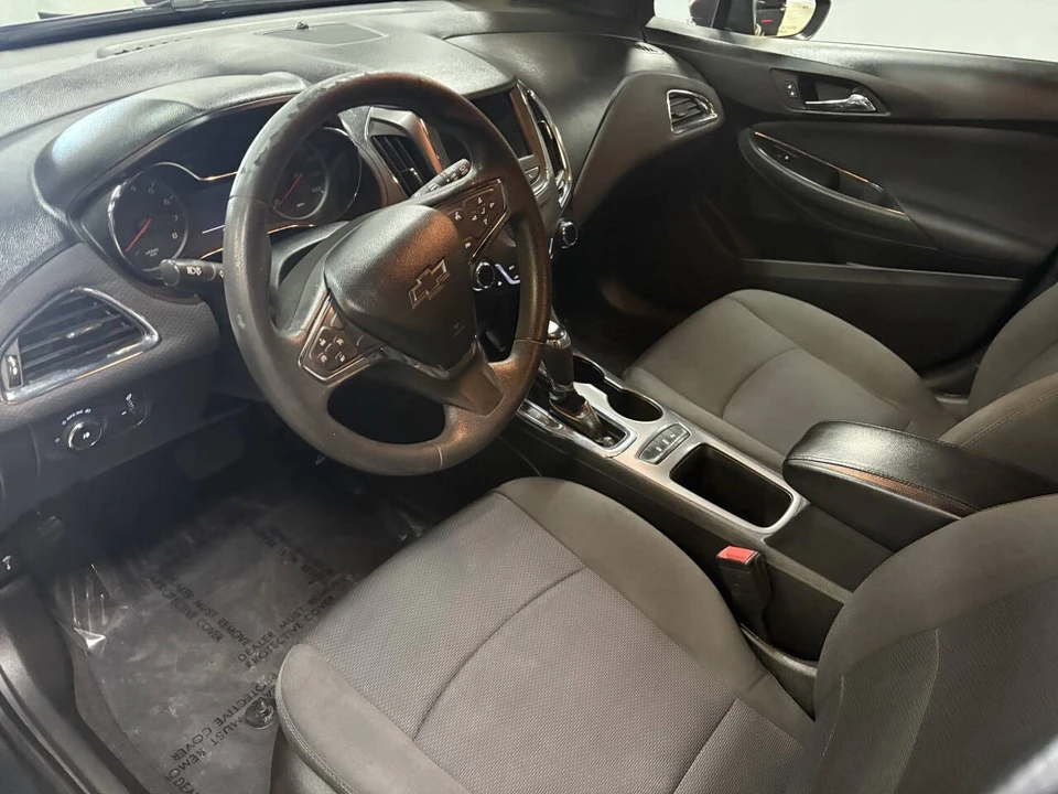 2019 Chevrolet Cruze - Image 16 of 21