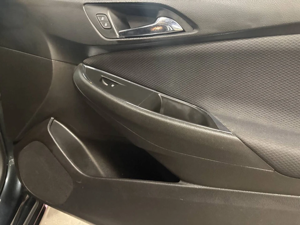 2019 Chevrolet Cruze - Image 20 of 21