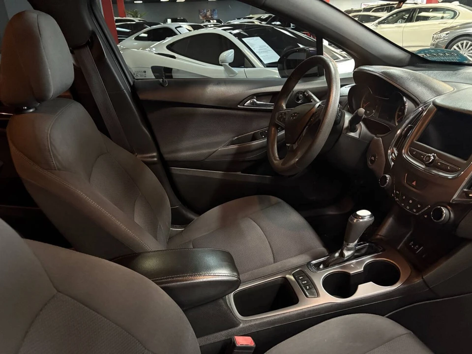 2019 Chevrolet Cruze - Image 17 of 21