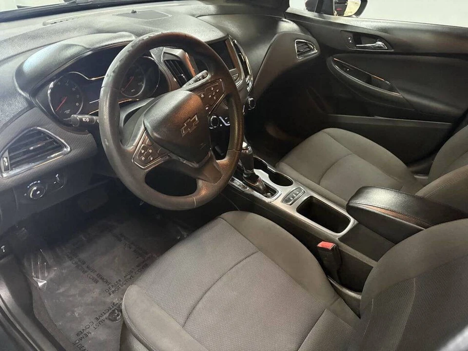 2019 Chevrolet Cruze - Image 18 of 21