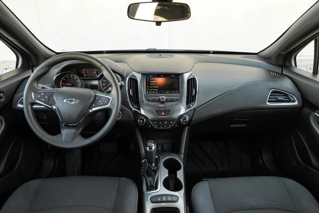 2019 Chevrolet Cruze - Image 16 of 21