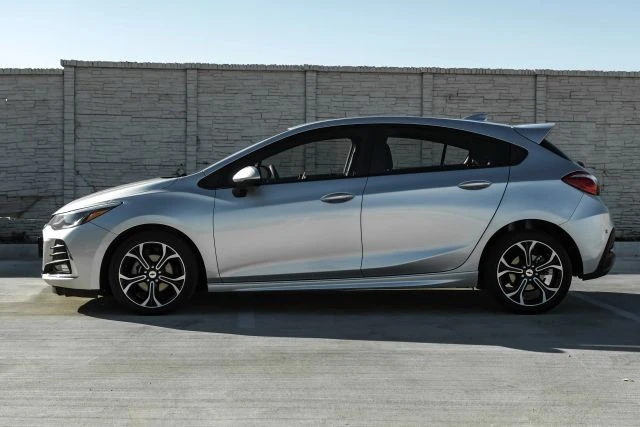 2019 Chevrolet Cruze - Image 11 of 21