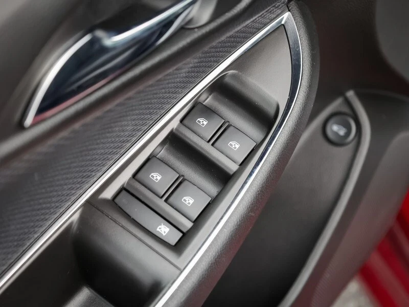2019 Chevrolet Cruze - Image 14 of 19