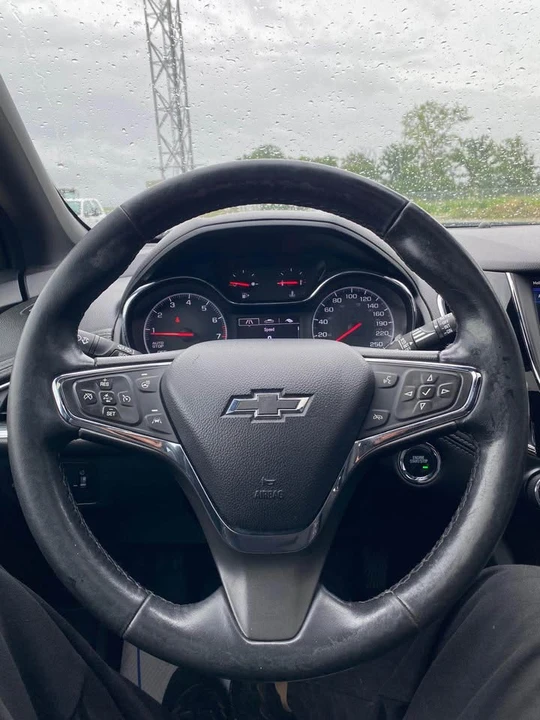 2019 Chevrolet Cruze - Image 10 of 17