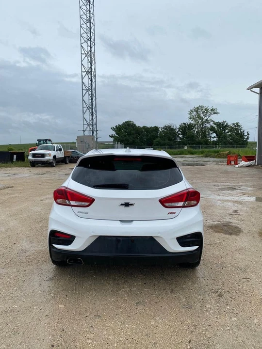 2019 Chevrolet Cruze - Image 2 of 17