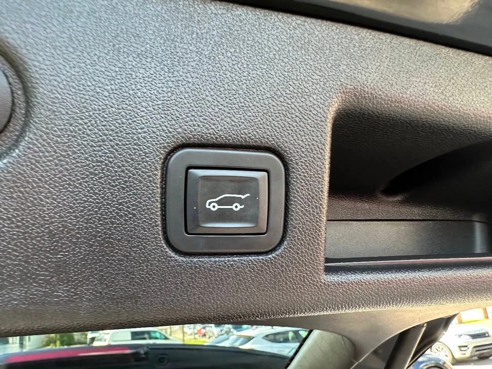 2019 Chevrolet Equinox - Image 10 of 20