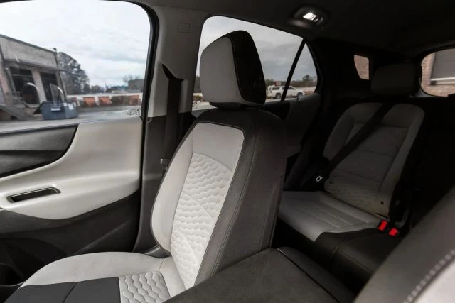 2019 Chevrolet Equinox - Image 19 of 31