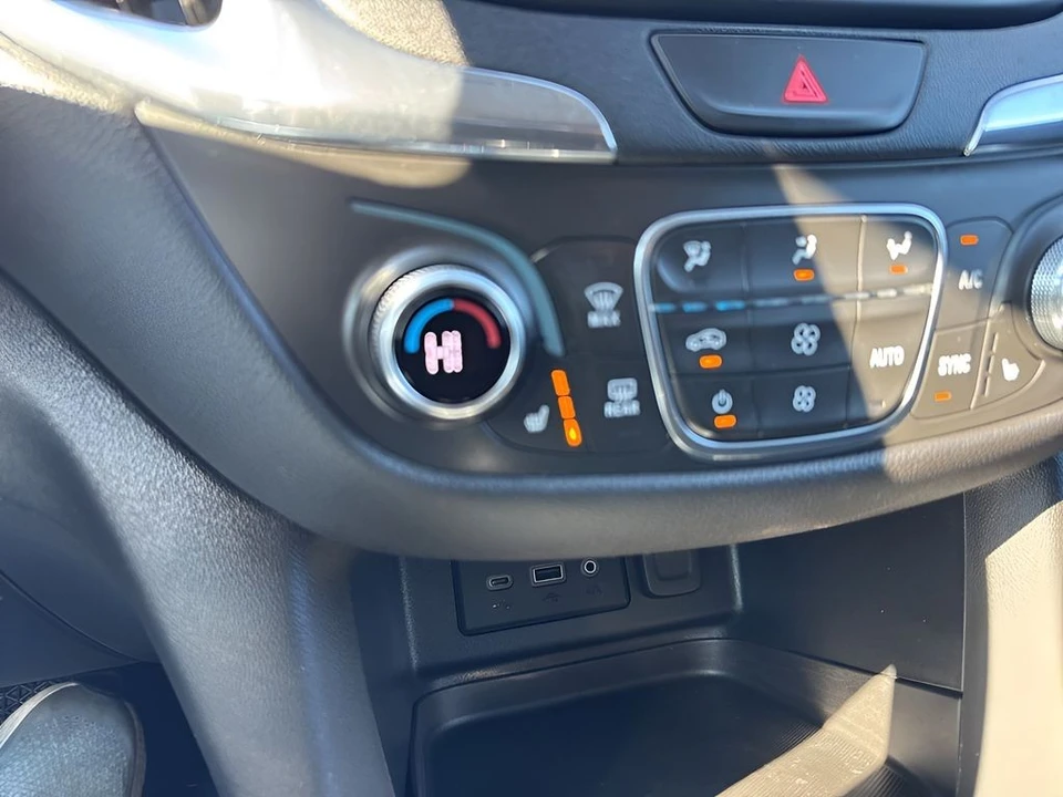 2019 Chevrolet Equinox - Image 20 of 21