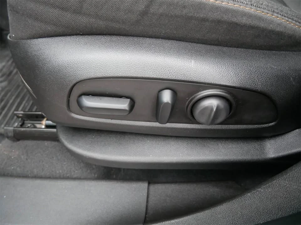 2019 Chevrolet Equinox - Image 8 of 17