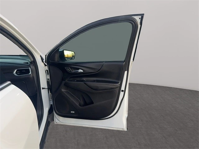 2019 Chevrolet Equinox - Image 16 of 21