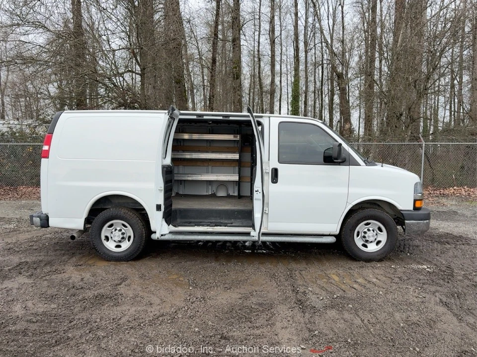 2019 Chevrolet Express - Image 9 of 12