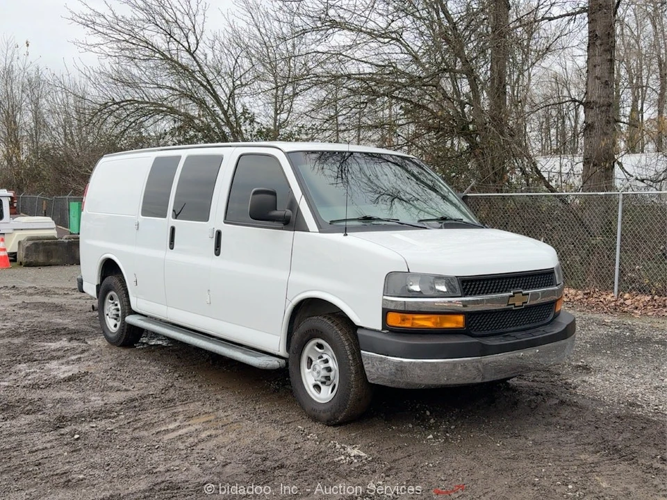 2019 Chevrolet Express - Image 2 of 12