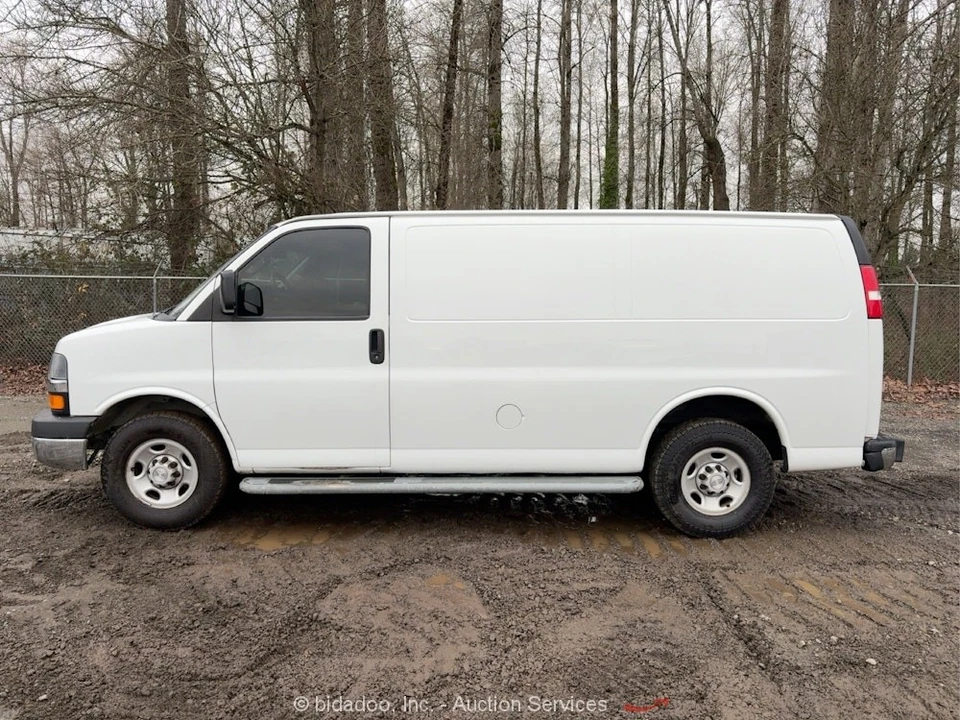 2019 Chevrolet Express - Image 5 of 12