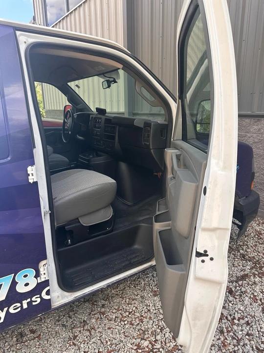 2019 Chevrolet Express - Image 10 of 10