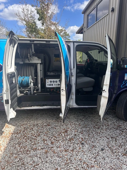 2019 Chevrolet Express - Image 5 of 10