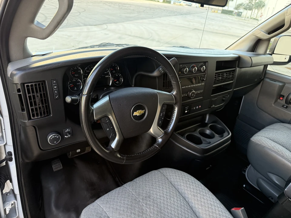 2019 Chevrolet Express - Image 9 of 21