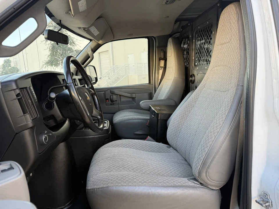 2019 Chevrolet Express - Image 8 of 21