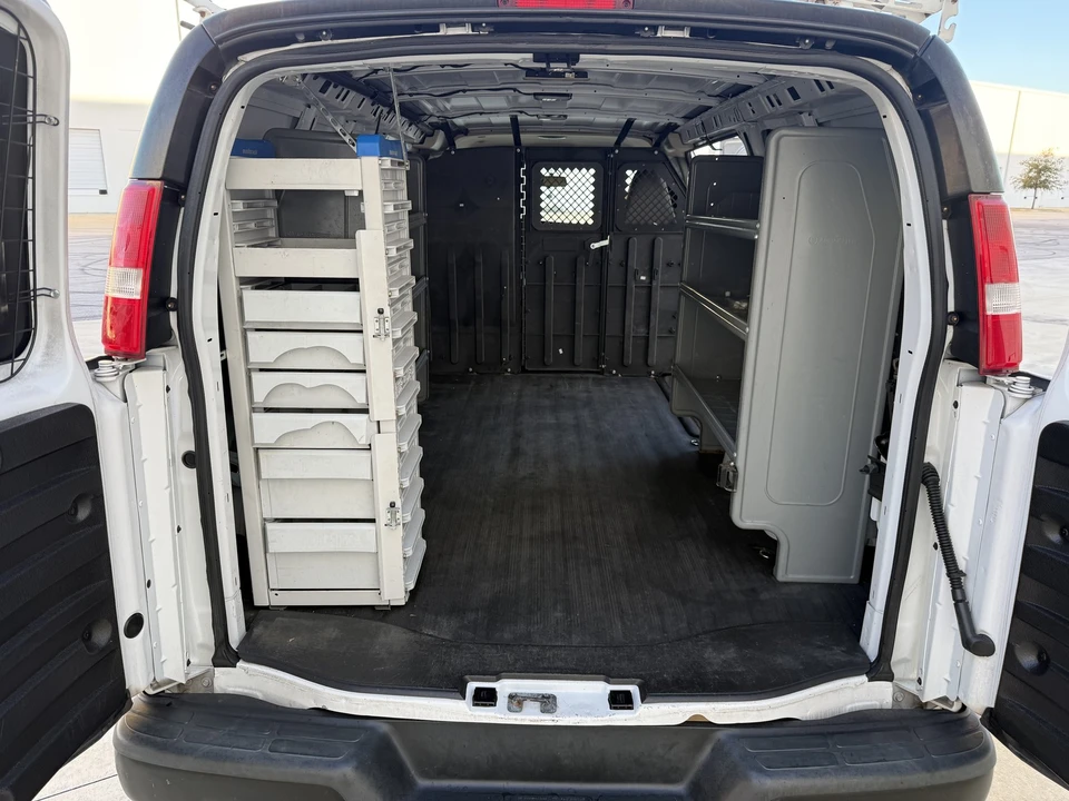 2019 Chevrolet Express - Image 20 of 21