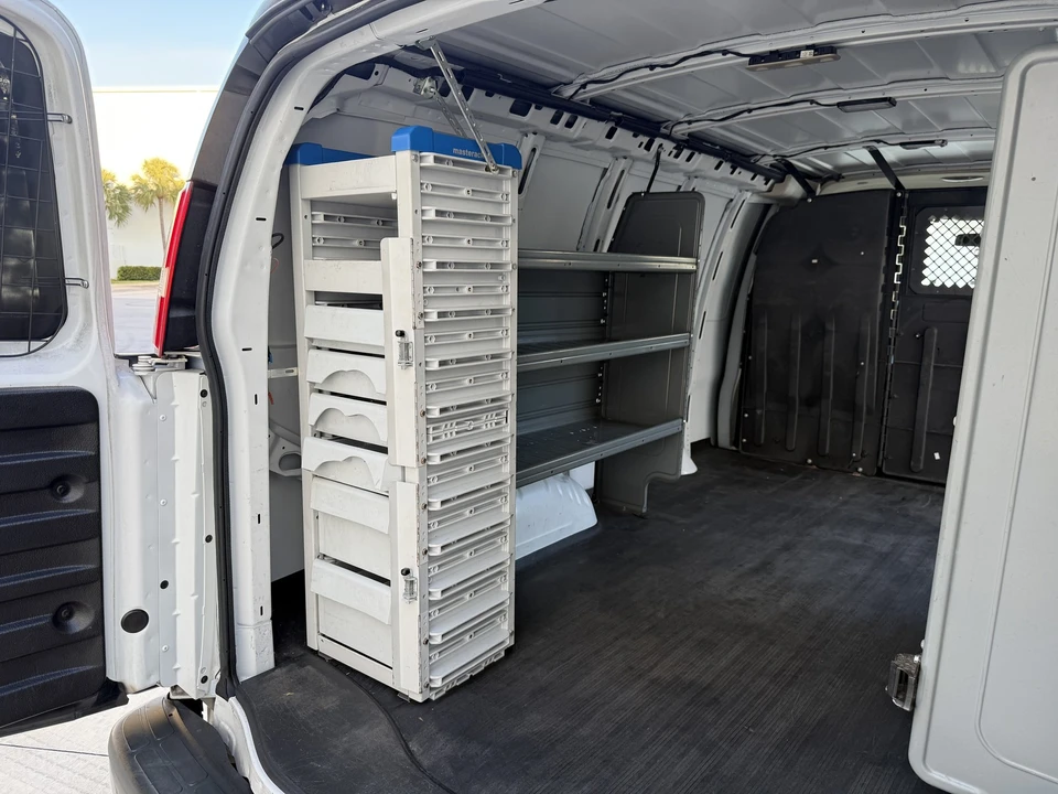 2019 Chevrolet Express - Image 15 of 21