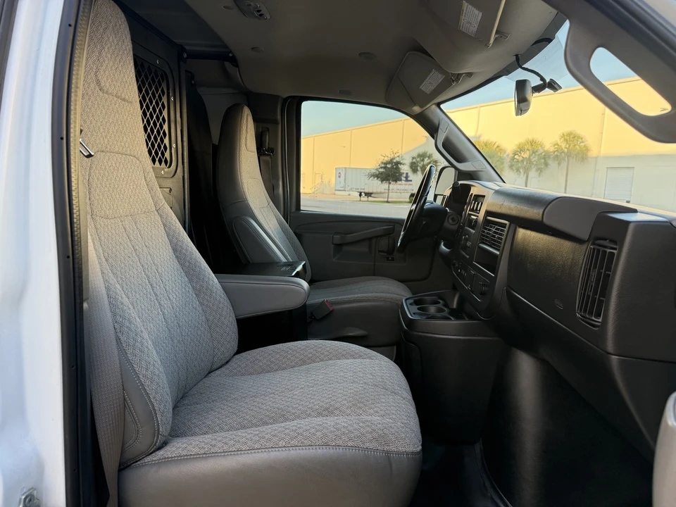 2019 Chevrolet Express - Image 10 of 21