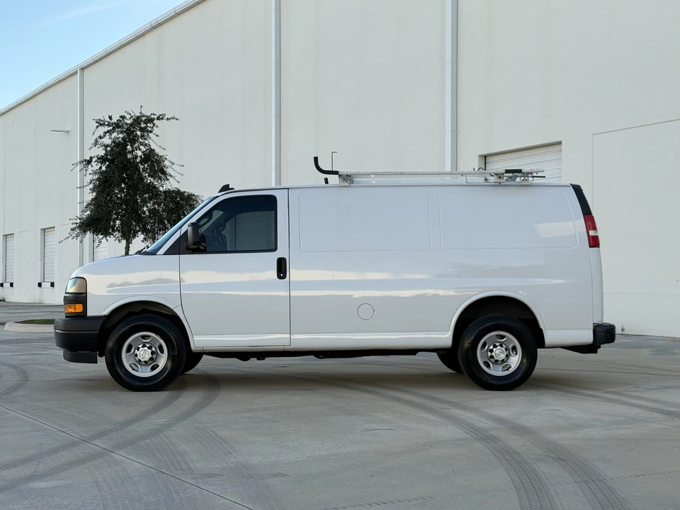 2019 Chevrolet Express - Image 3 of 21