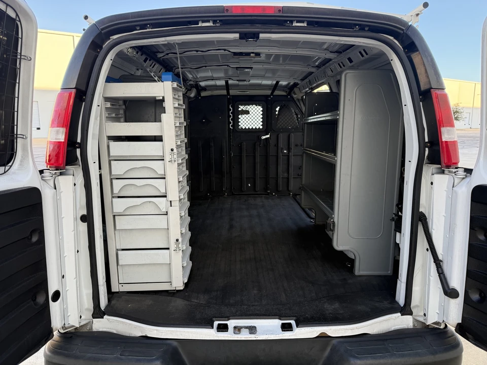 2019 Chevrolet Express - Image 14 of 21