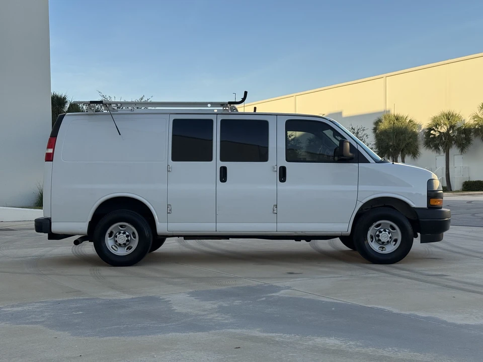 2019 Chevrolet Express - Image 6 of 21
