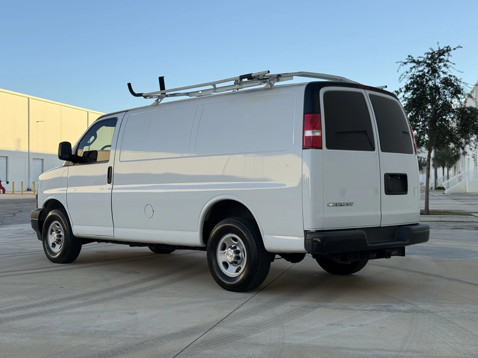 2019 Chevrolet Express - Image 4 of 21