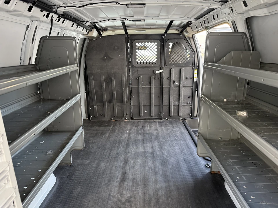 2019 Chevrolet Express - Image 17 of 21