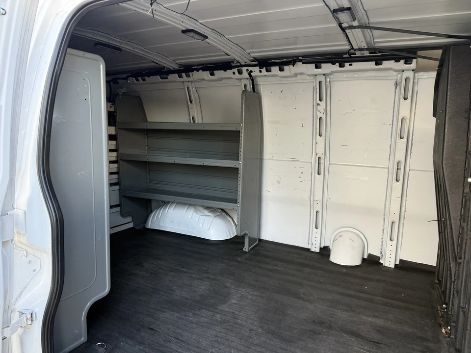 2019 Chevrolet Express - Image 12 of 21