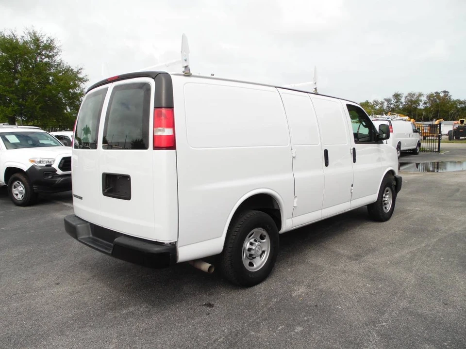 2019 Chevrolet Express - Image 4 of 21
