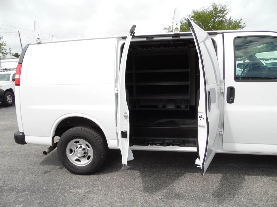 2019 Chevrolet Express - Image 12 of 21