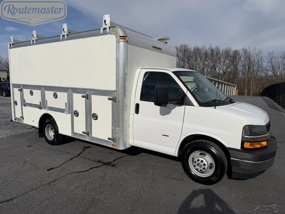 2019 Chevrolet Express - Image 4 of 12