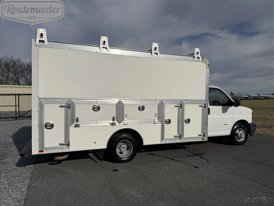 2019 Chevrolet Express - Image 6 of 12